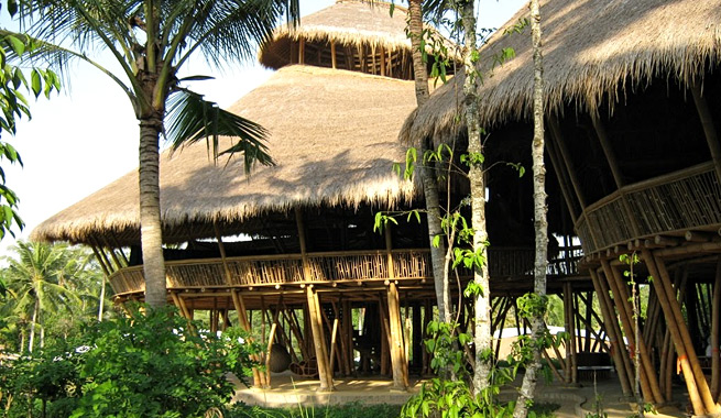 Bali emblema de la construccion sostenible con sus edificios de bambu Bali, emblema de la construcción sostenible con sus edificios de bambú